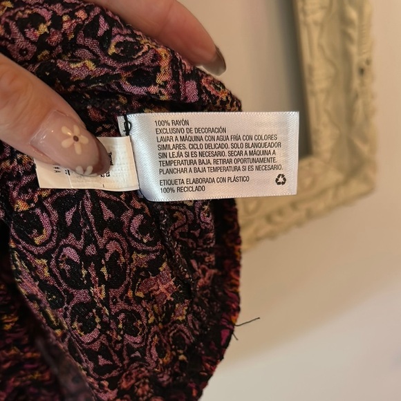 MOSSIMO SUPPLE CO. | Boho Black and Red Floral Blouse Over the Shoulder - Picture 7 of 10